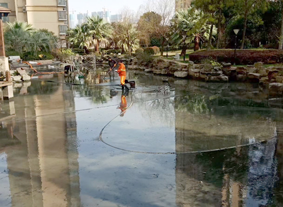 禄丰景观池淤泥清理